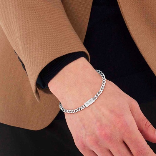 1580556M - CHAIN FOR HIM